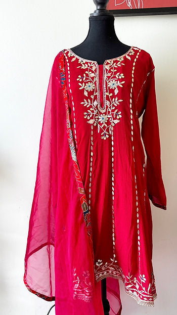 Festive Red Gotta Suit With Printed Tulip Pants And Dupatta